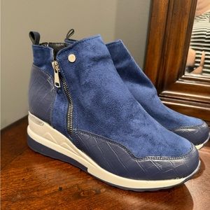 Comfy Blue Wedge Sneakers! Brand New; Listed as 8(40) but run big —> 8.5!!